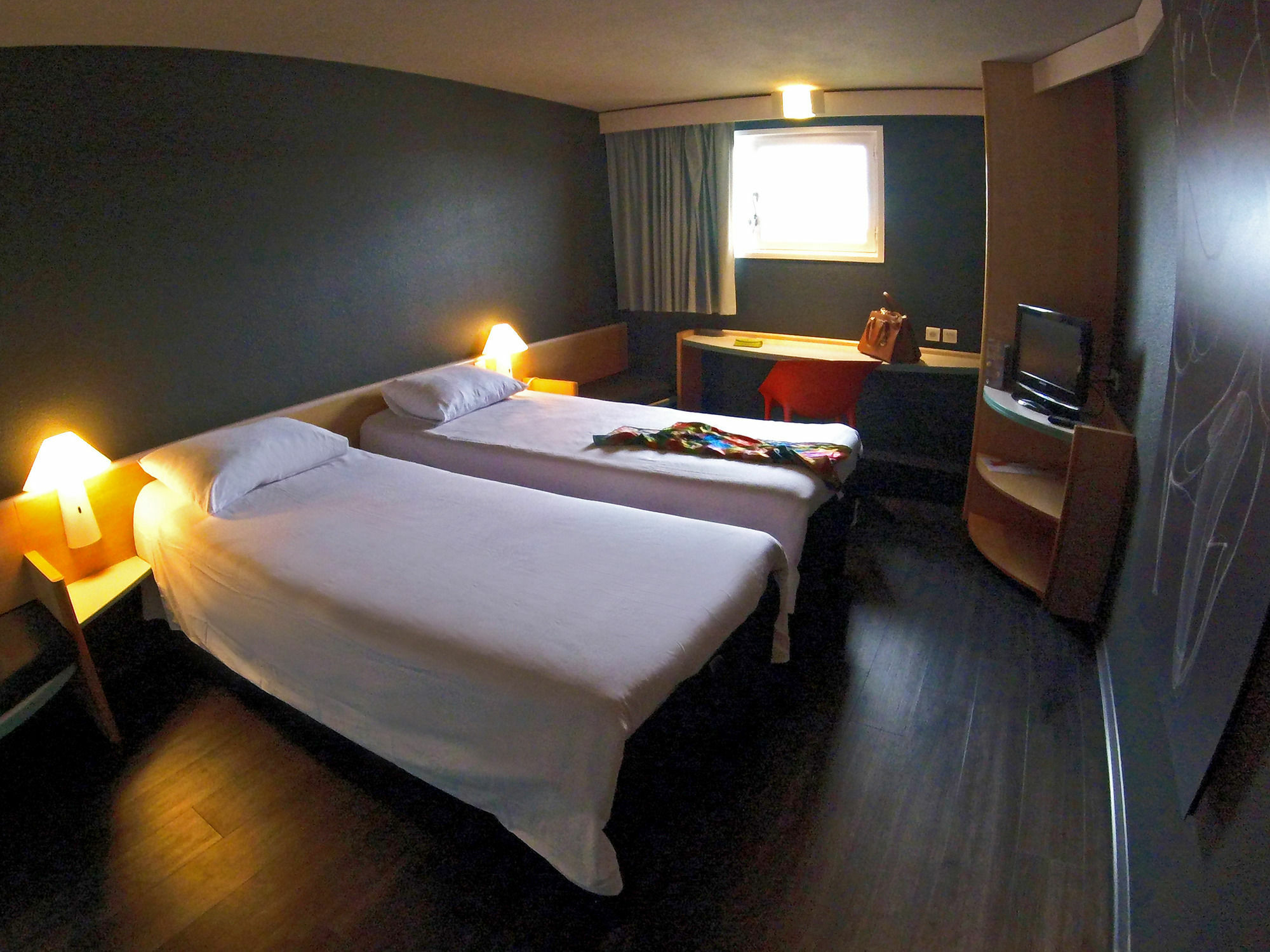 Hotel Ibis Rennes Beaulieu Cesson-Sévigné Zewnętrze zdjęcie